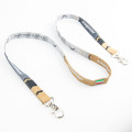 Lanyard țesut PREMIUM cu două carabine 