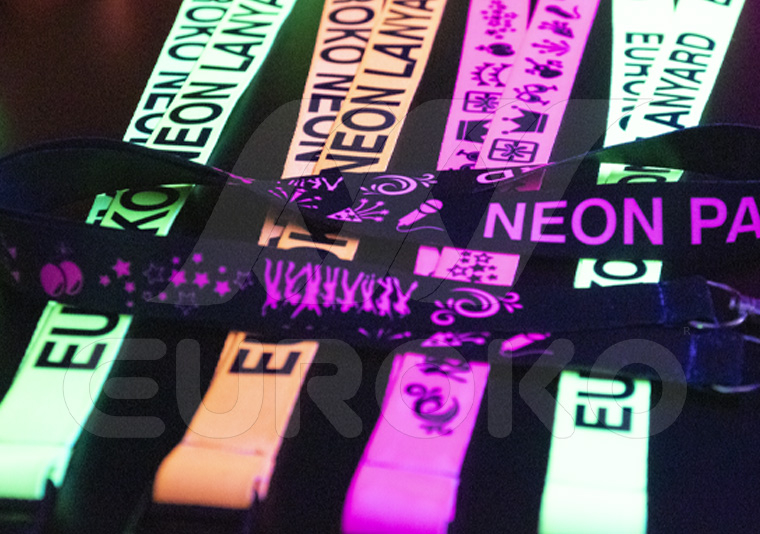 LANYARD-URI FLUORESCENTE
